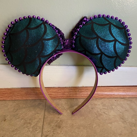 Minnie Mouse Ears - Picture 2 of 2